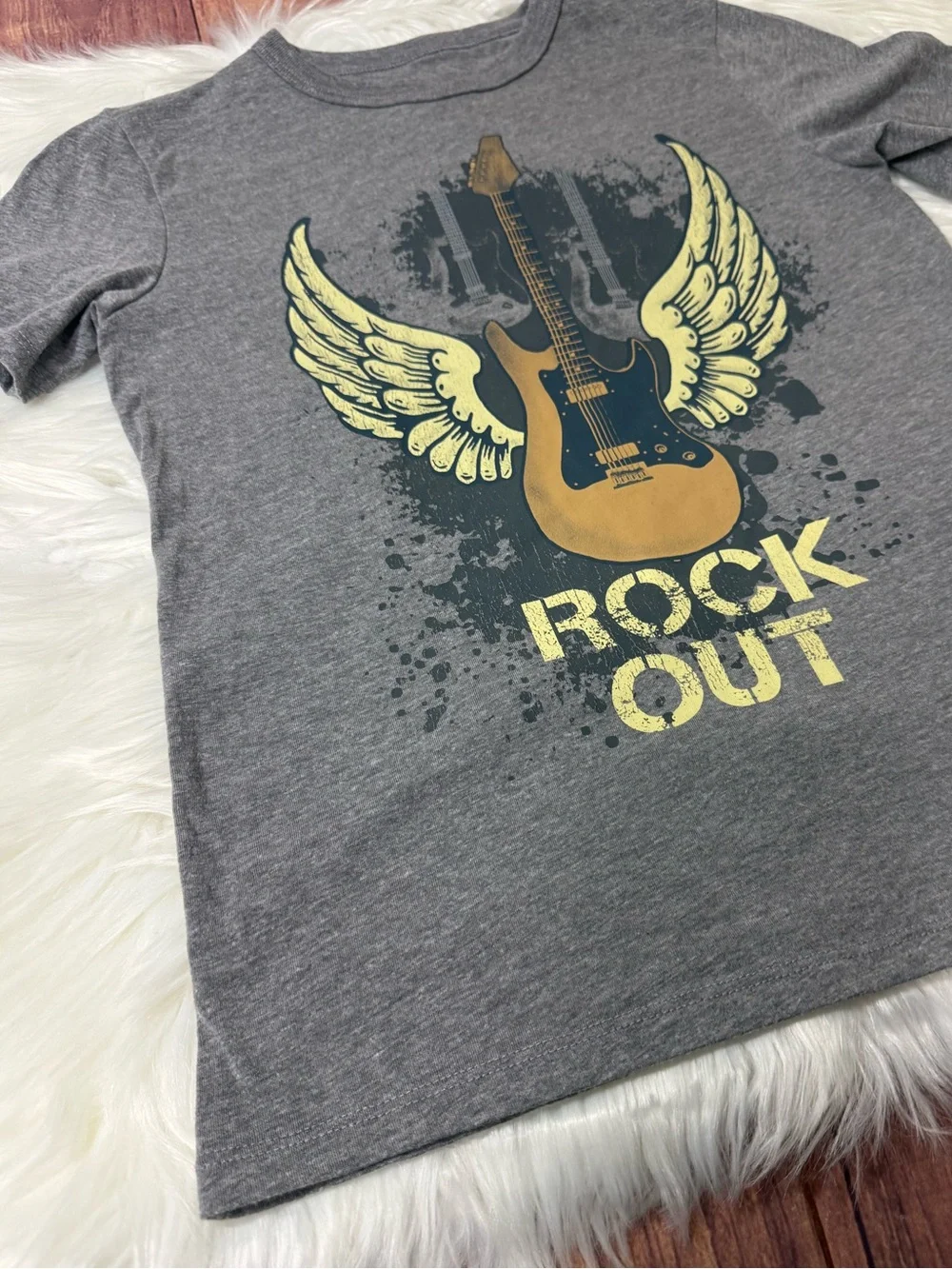 The Children’s Place Gray Graphic T-Shirt - Boys Size M (7/8)